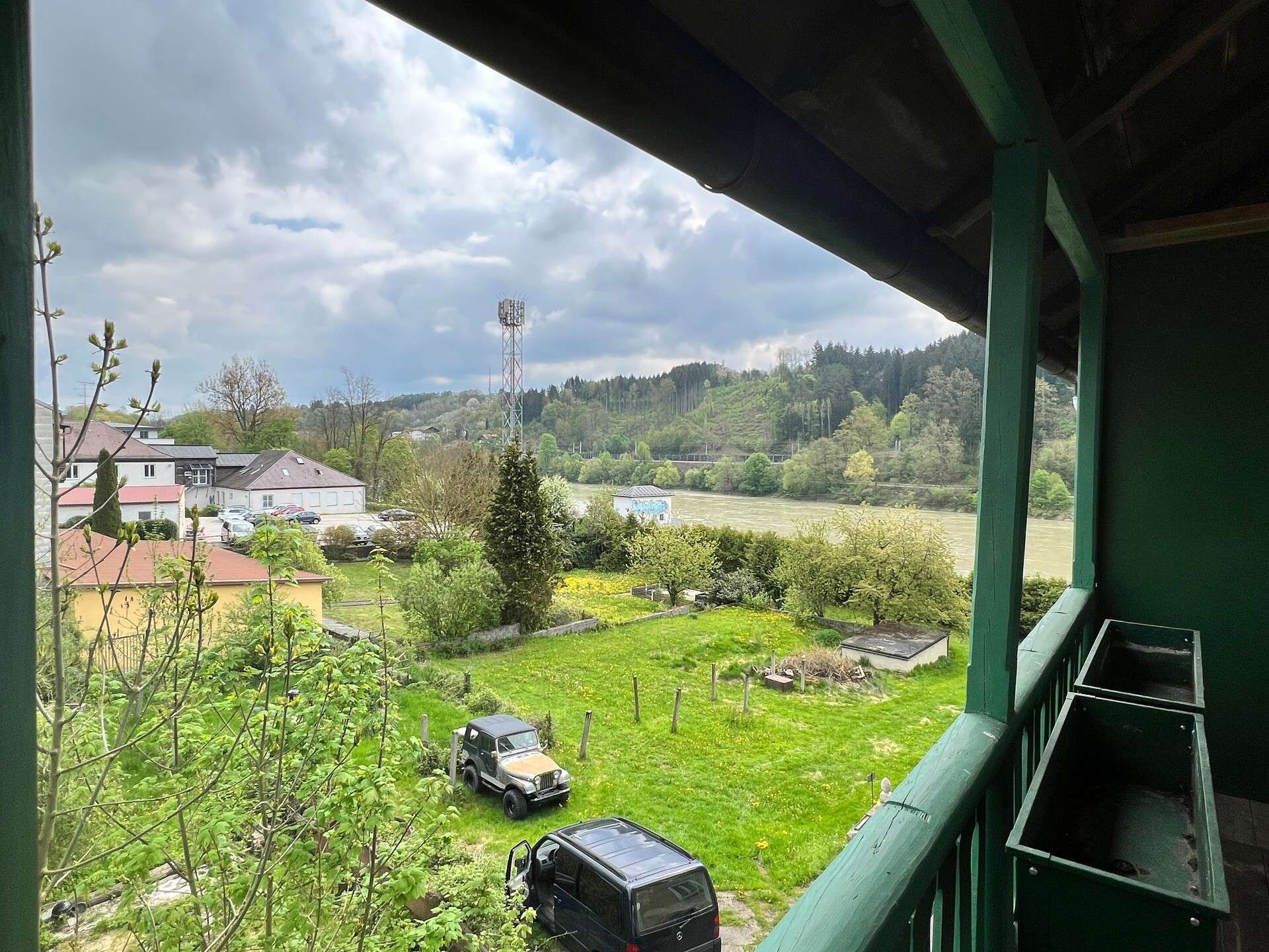 2-Zimmer-Altbauwohnung mit Balkon und Innblick in Uninähe – Wohnung in Passau