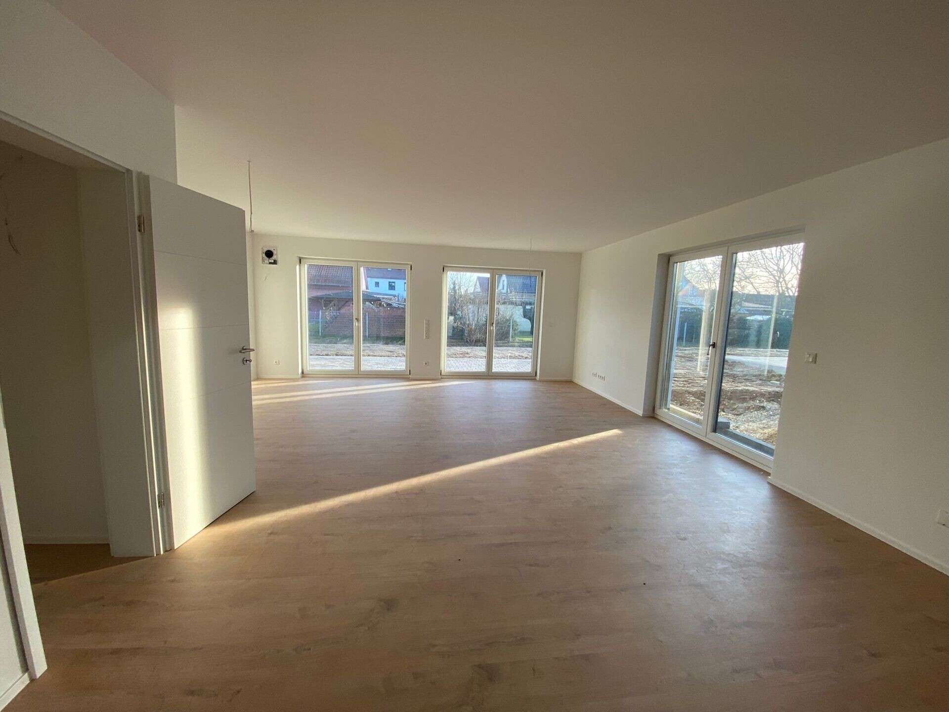 Erstbezug in Osterhofen: Komfortables 4-Zimmer-Reihenmittelhaus ab 01.06.2024 – Haus in Osterhofen