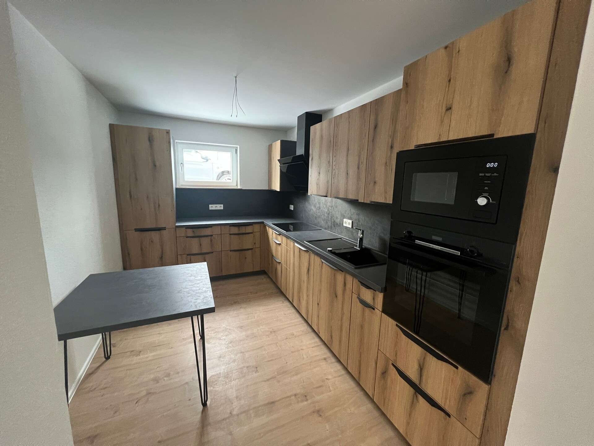 Moderne 2-Zimmer-Erdgeschosswohnung - ab dem 01.04.2025 verfügbar – Wohnung in Tiefenbach