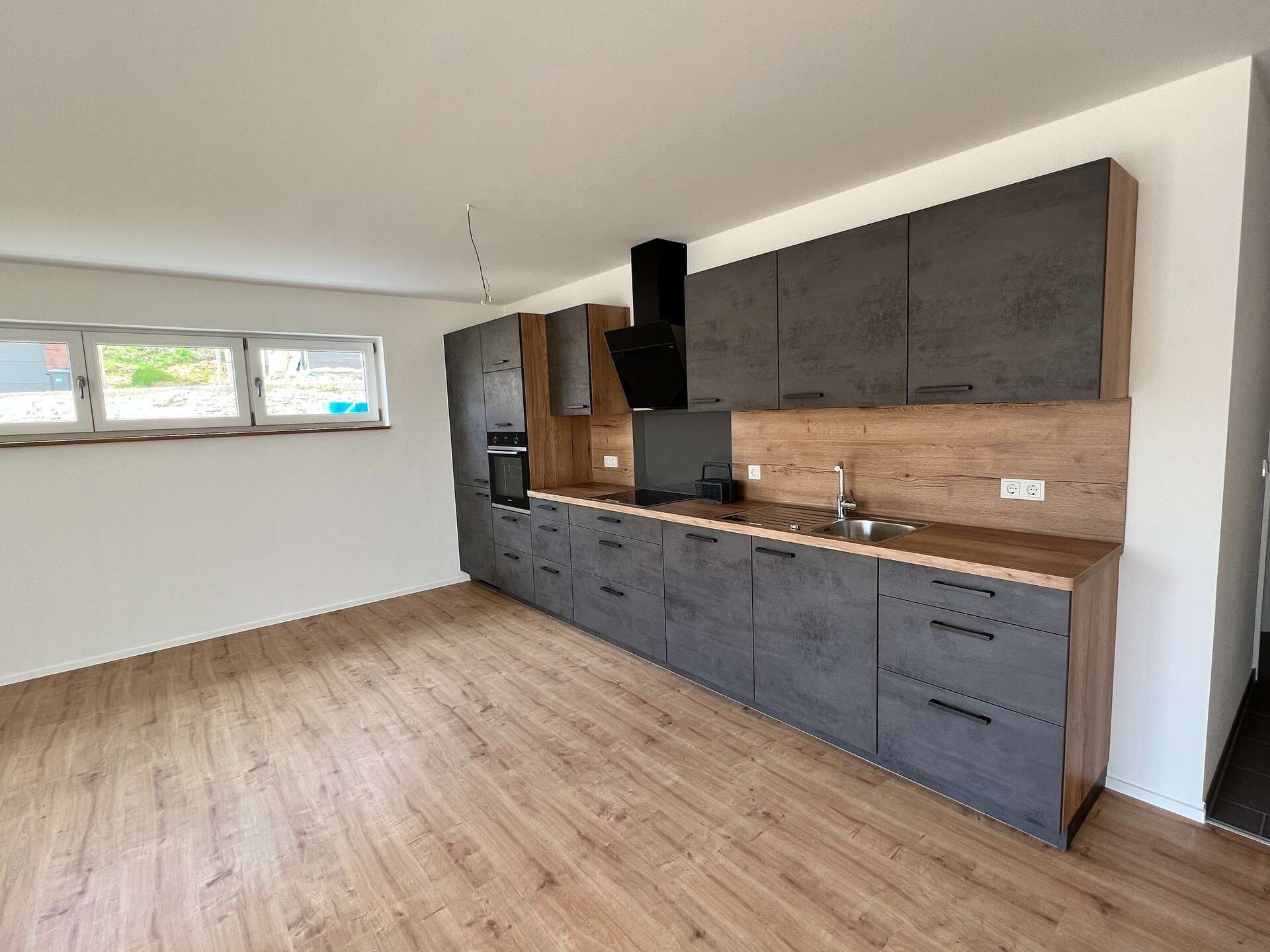 Moderne Neubauwohnung mit großzügigem Terrassenbereich ab sofort verfügbar – Wohnung in Tiefenbach