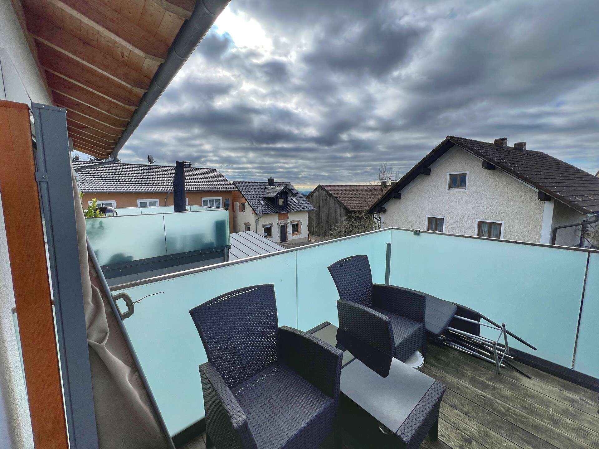 2-Zimmer-Wohnung mit Balkon und Stellplatz – Verfügbar im Juni – Immobilie in Hofkirchen