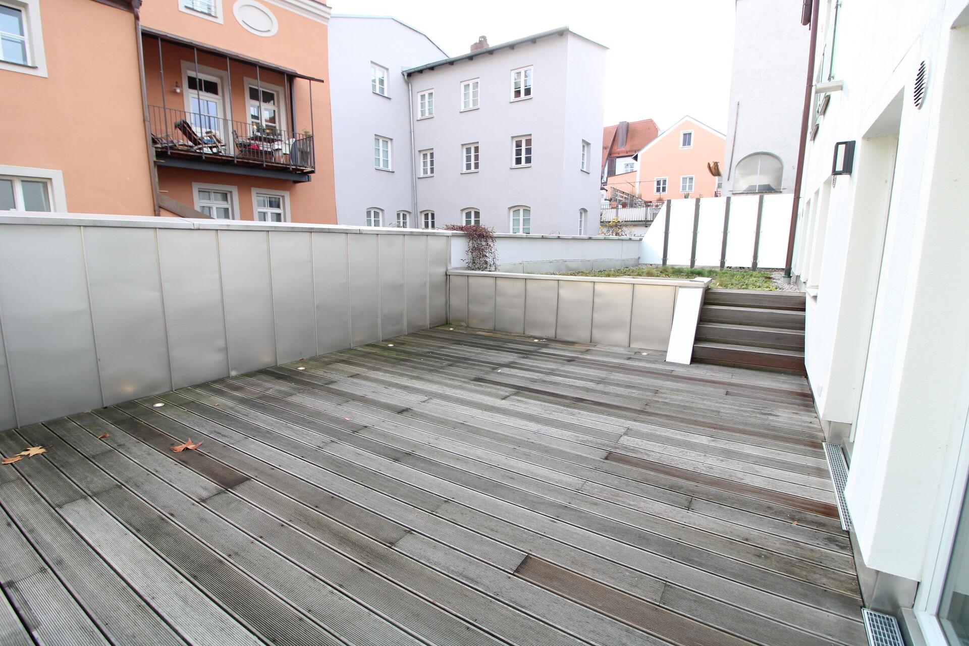 Terrasse-unten-Ansicht1.JPG