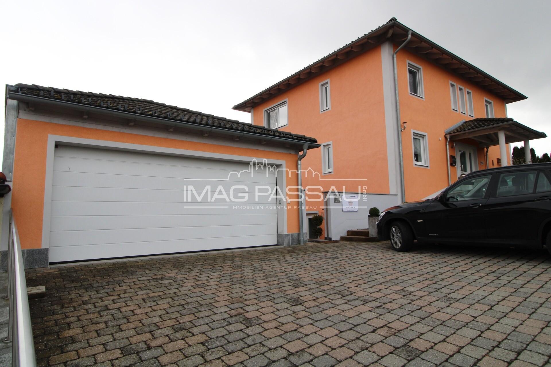 Front-Garage