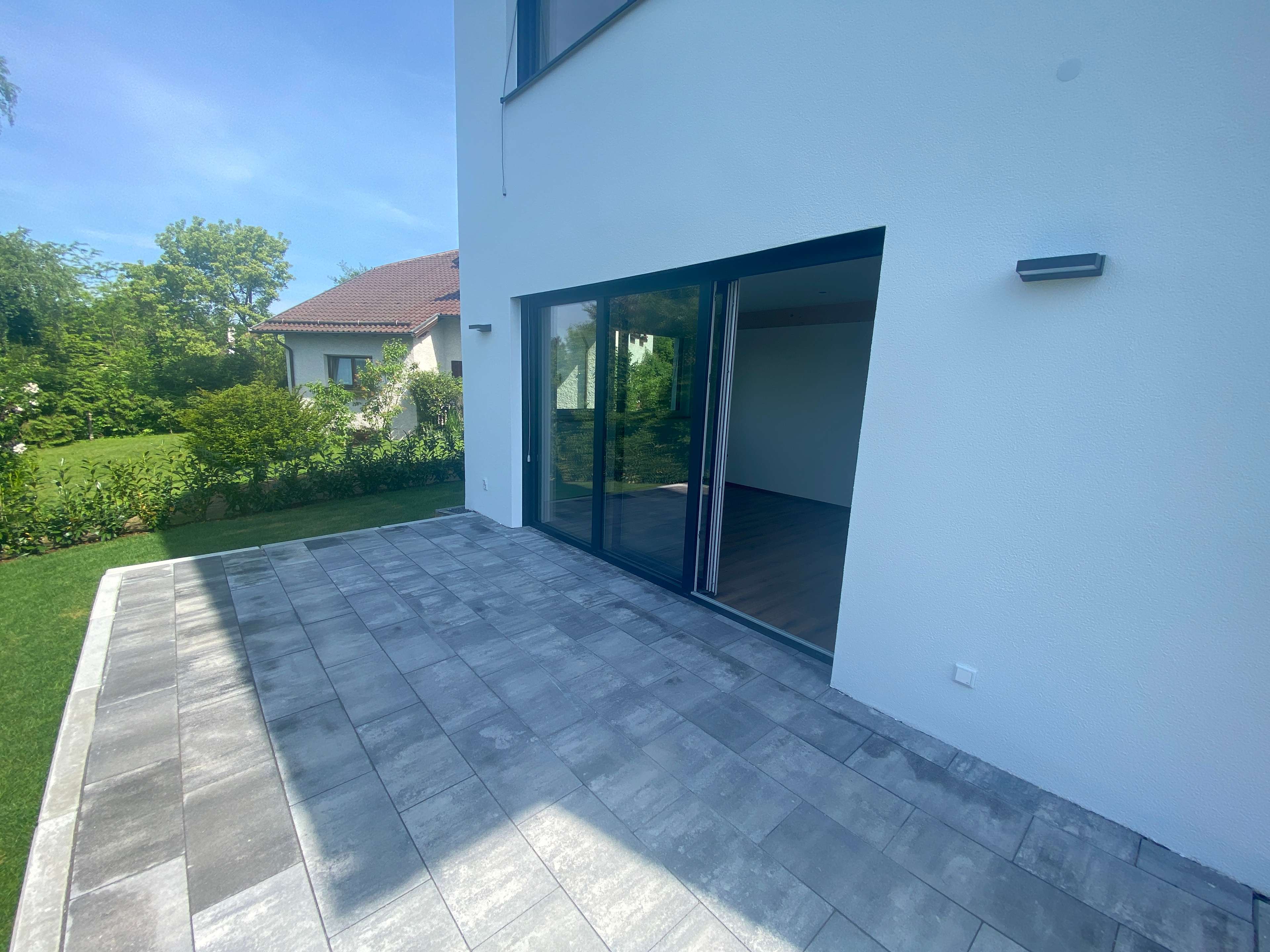 Wünderschöne Erdgeschosswohnung im Erstbezug mit Garten in Hacklberg zu vermieten